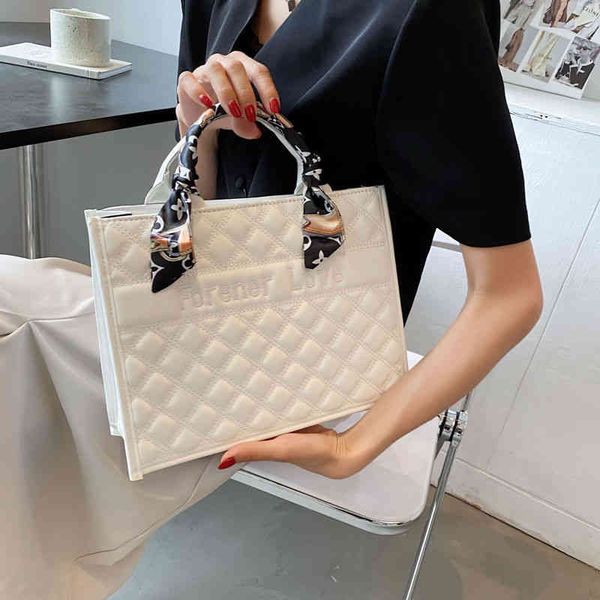 

2022 factory wholesale new western women's net red fashion korean style messenger lingge niche single shoulder bag