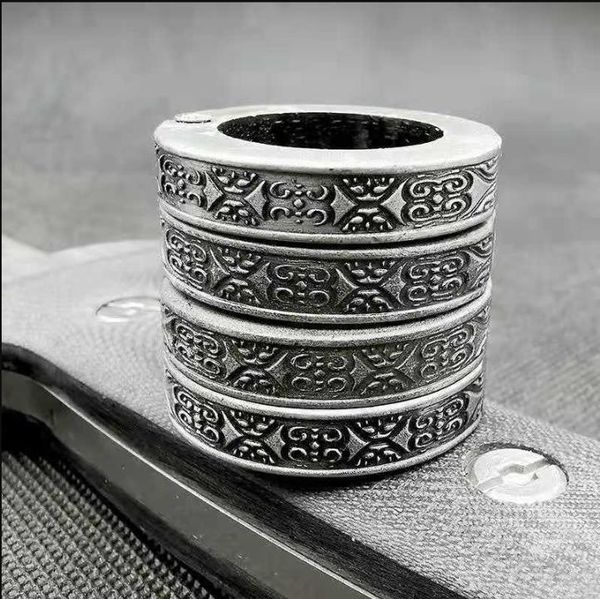 

alloy finger tiger four finger self-defense weapon portable hand clasp fist finger martial arts self-defense combat training equipment han74