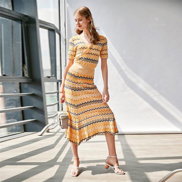 

2021 autumn fashion two piece set women striped knitted short sleeve v-neck sweater casual long skirt suit twinset tracksuit, Gray
