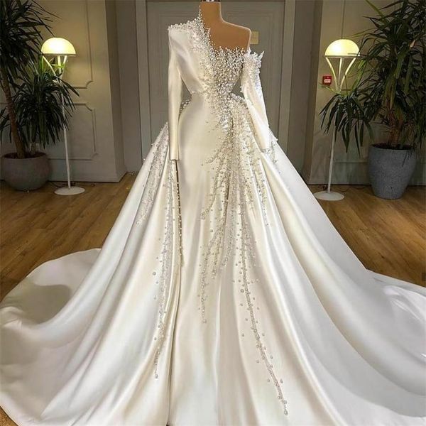 Eleganti abiti da sposa perle pesanti con maniche lunghe di treno staccabili abiti da sposa con perline di satina