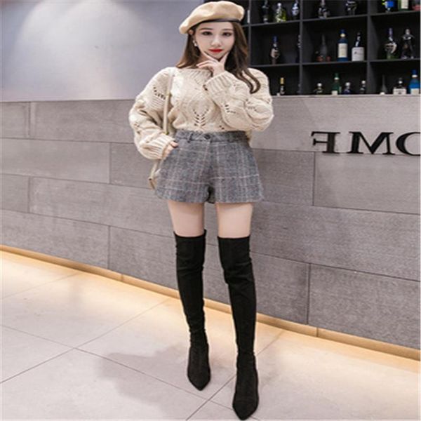 

yellow plaid shorts female autumn and winter models 2021 new korean version of the loose winter wear wild woolen wide legs, Black;white