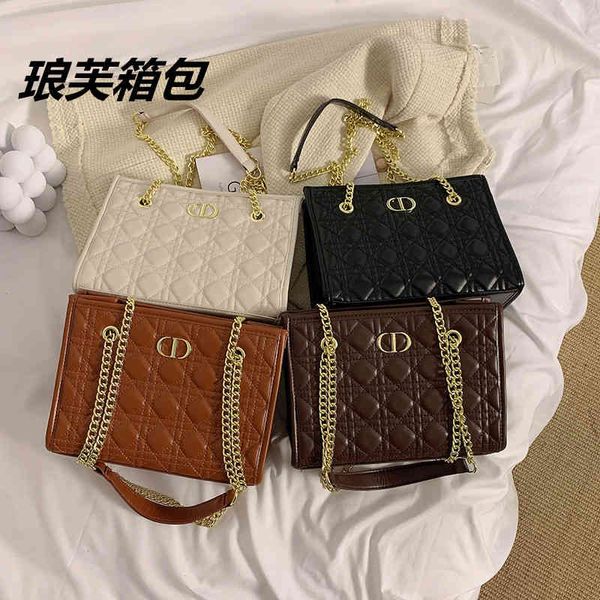 

2022 factory wholesale star same embroidery tot live women's bag