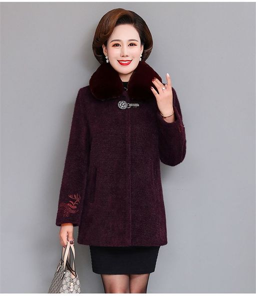 

2021 new large size mother embroidered fur collar coat woolen waterproof mink velvet elderly wear sleeved fashion classic new trend w6y1, Black
