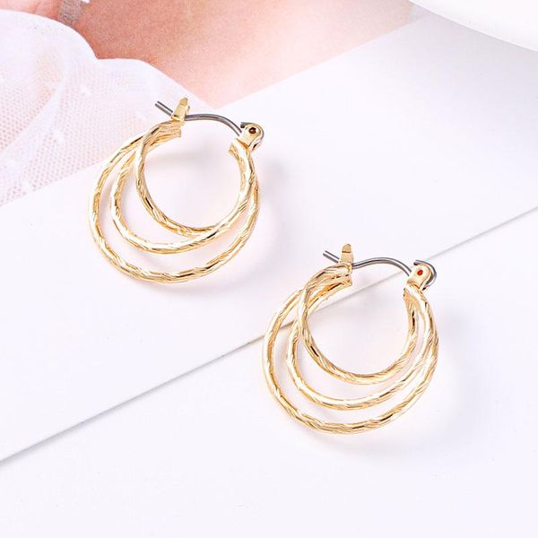 

komi new champentement wild нерегулярные полукруглые трехкольники металлические серьги женский свадебный подарок тренда подвеска аксессуары, Golden;silver