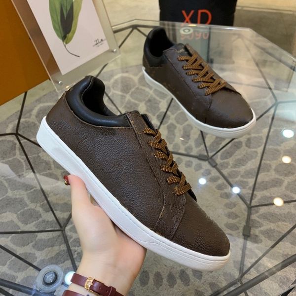 

fashion men genuine leather luxurys senior handmade sport shoes for casual sports shoes new fashion stitching color designer high quality, Black