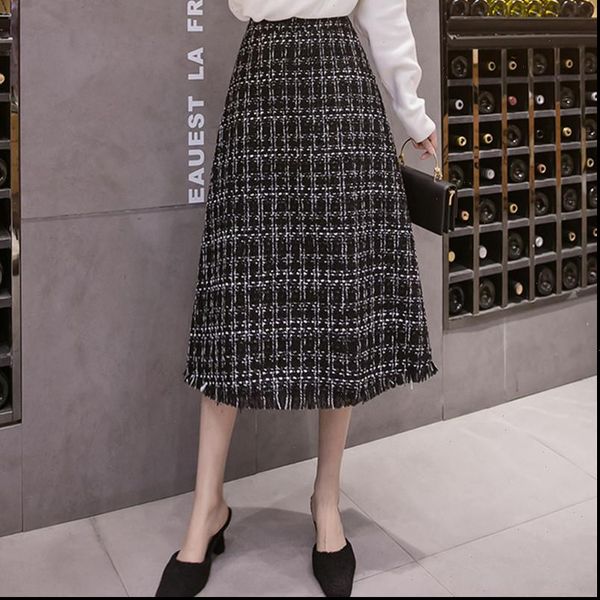 

tweed women elegant long skirts 2020 new autumn and winter ladies fashion plaid tassel skirt female girls chic clothes, Black