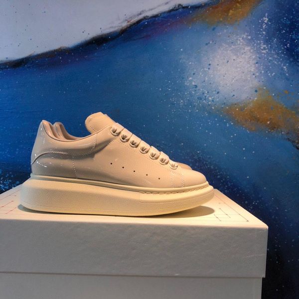 

oversized sneaker casual shoes fashion womens mens leather lace up gray black green blue red velet platform men runner sneakers with box