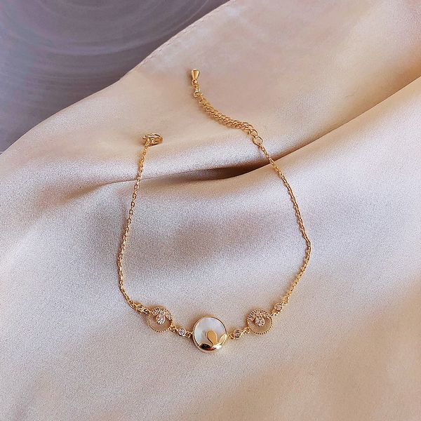 

2020 new arrival bracelets women classic metal bezel setting round link chain female elegant fashion jewelry, Golden;silver