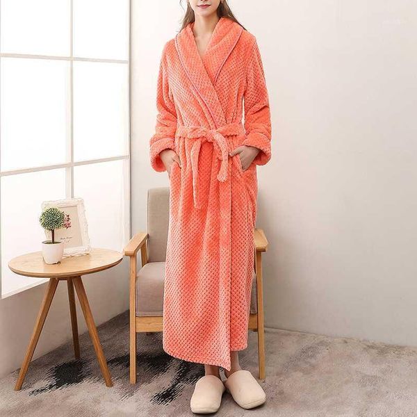 

oeak lovely thicken nightgowns winter bathrobe women pajamas bath flannel warm robe sleepwear womens robes coral velvet1, Black;brown