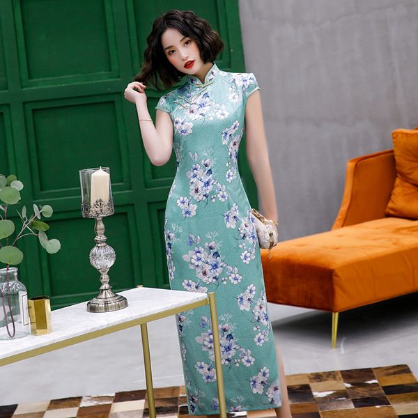 

2021 new elegant summer split for girls, skinny and retro, chinese style necklace on foot cheongsam banquet s02l, Red