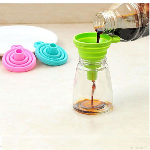 

2020 foldable mini silicone collapsible hopper multi function oil water funnel kitchen outdoor practical tools