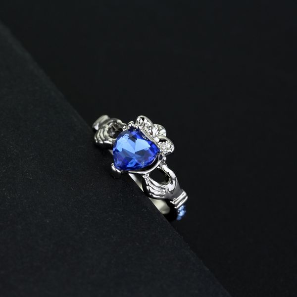 

рождественские нынешние кольца rovenclaw школьные кольца удерживания кристалла любви сердца корона обручальное кольцо голубое кристаллическо, Golden;silver