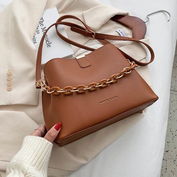 

cross body autumn and winter retro small bag female 2021 wild messenger korean version of the net red fashion bucket