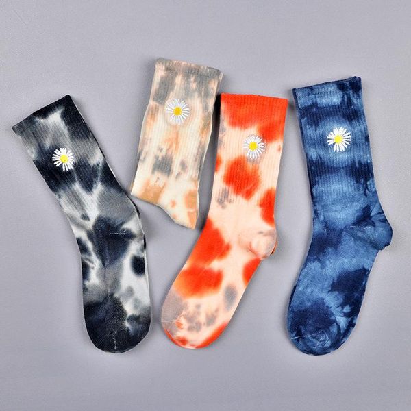 

high stockings female embroidery hosiery for help male ins the daisy cotton socks web celebrity autumn/winter socks, Black