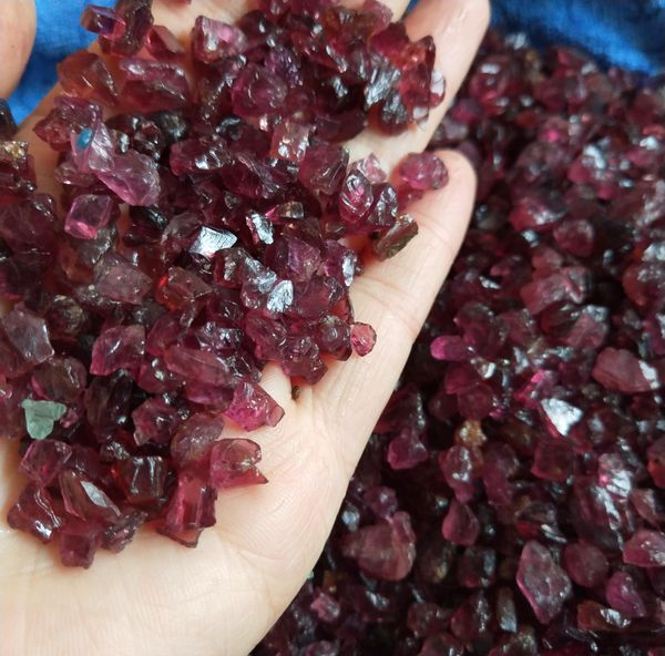 

natural garnet stone quartz crystal tumbled stone crystal healing stone irregular (size: 5--15 mm wmtmqs dh_garden
