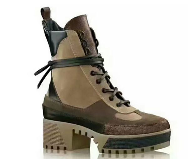 

2021 desiner desert boot women boot platform boots spaceship ankle boots 5cm heel flamingos medal martin boots heavy duty soles quality, Black