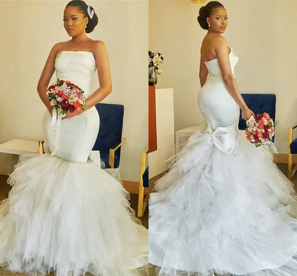 2021 Moderne Afrikanische Hochzeitskleid Meerjungfrau Stil trägerlosen Rüschen Tüll Rock Kristall Große Bogen Satin Brautkleid Plus Größe Frauen Party