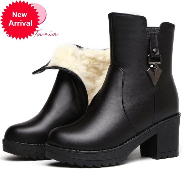 

2021 the new new ladies winter skin snow chunky high women's boots girl's stuffed shoes, Black