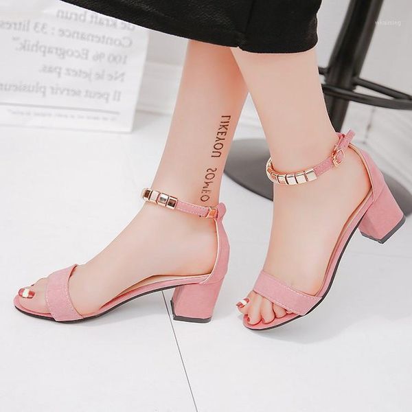 Sapatos de vestido Corda de metal Bead Verão Mulheres Sandálias Open Tee Sandles Sandles Square Heel Estilo Coreano Gladiador 75c981