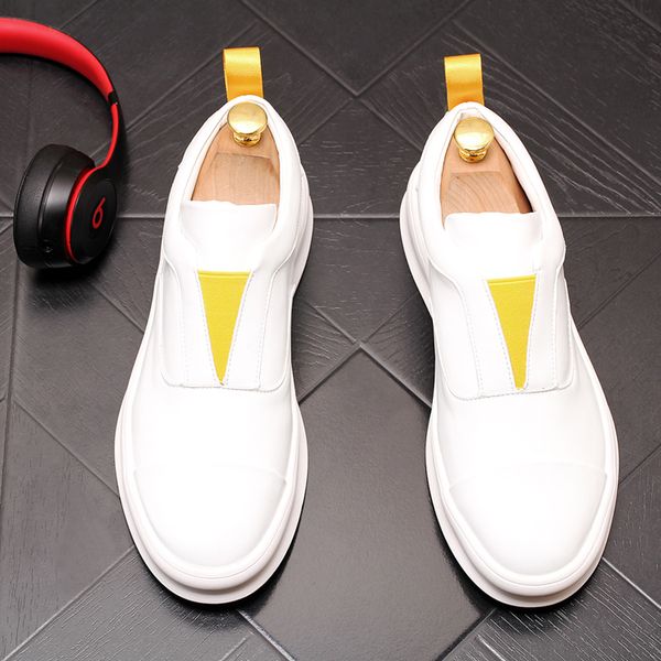 Diseñador blanco Tops altos Hombres Aumentan los zapatos de boda de negocios Moda británica Punta redonda Causal Flats Hombre Punk Rock Walking Sneakers Y156
