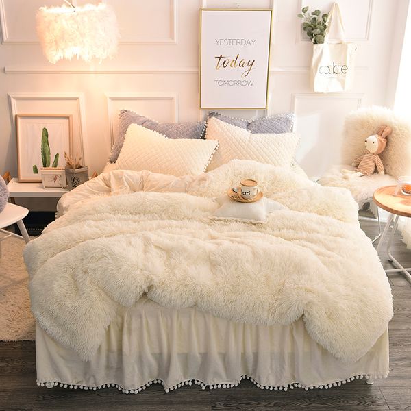 Luxuoso pelúcia shaggy edredom conjunto conjunto Quilted pompoms franja ruffles bedskirt travesseiro shams cama set gêmeo rei Rei 4/6 pcs t200706