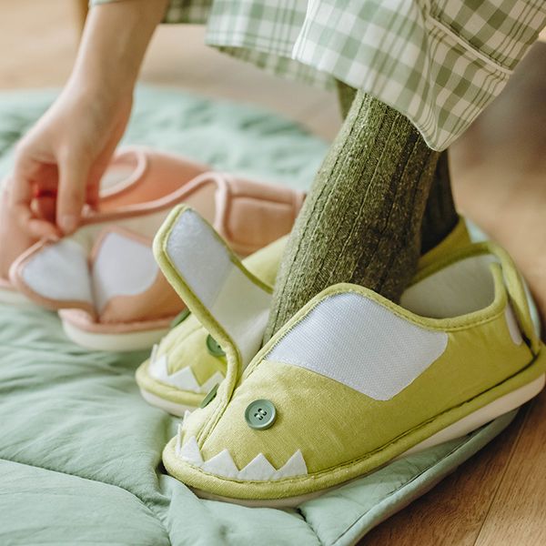 

cartoon women slippers summer thin breathable soft sole home slipper indoor non-slip pregnant women shoes y1124, Black