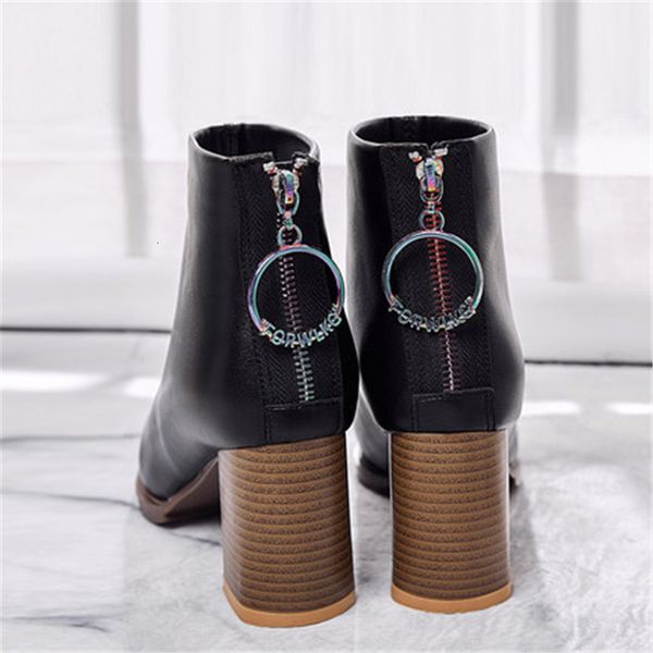 

2021 new women's fashion prawn heel round foot platforms zapatos dirt bomb from cycle leather mujer boots em8l, Black