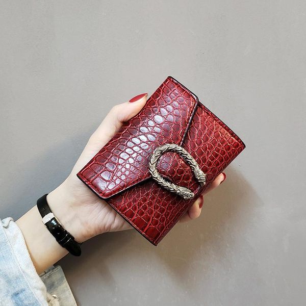 

2020 new designer wallet small wallet women's short retro discount coin purse multi-color mini women's leather bag factory, Red;black