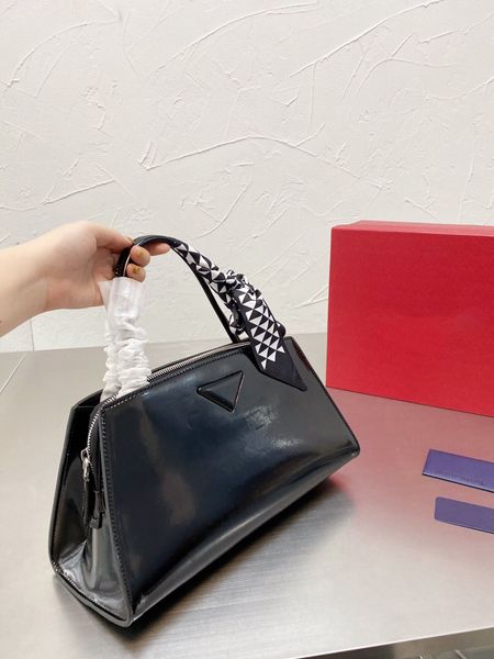 

classic luxurys designers fashion women bag key lock shoulder strap dust bag