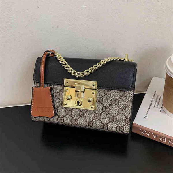 

80% off shop clearance family autumn and winter new vintage printing lock chain small square bag women's high-grade single shoulder mes