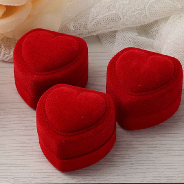 Scatole regalo e scatole per vendita al dettaglio di gioielli Scatola per anelli a forma di cuore floccata per le donne Scatola di gioielli di fidanzamento per matrimonio Accessori regalo di San Valentino