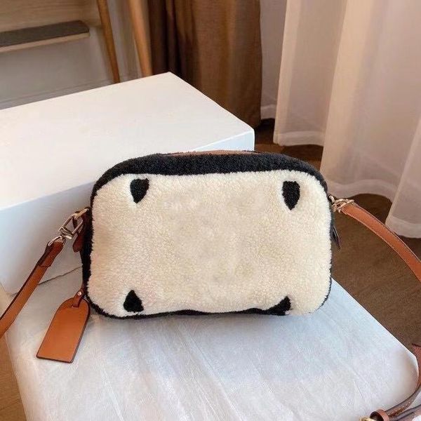 

autumn and winter new designer big-name ladies one-shoulder messenger bag wild zipper letter female party handbag fashion female bag, Black;red
