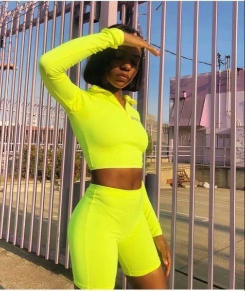 

9030yp 2019 cool fashion high duo elastic fluorescent navel + shorts sports suit, Gray