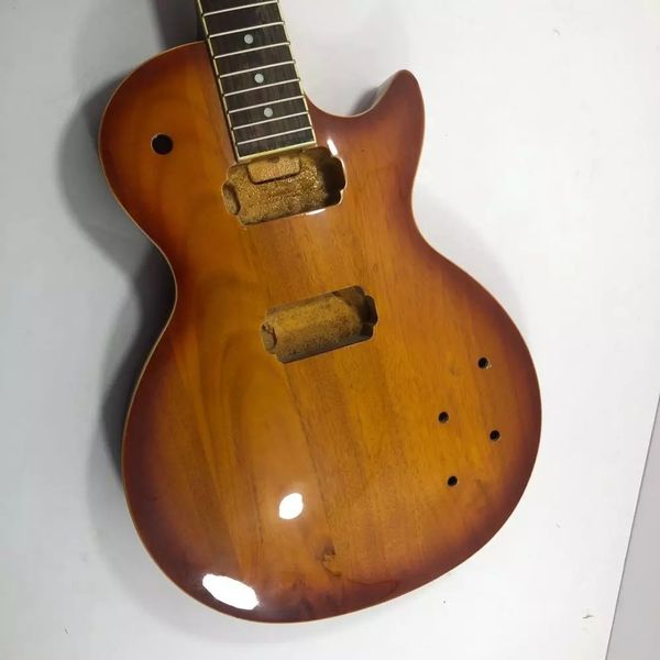 

guitare acoustique folk 3.57kg