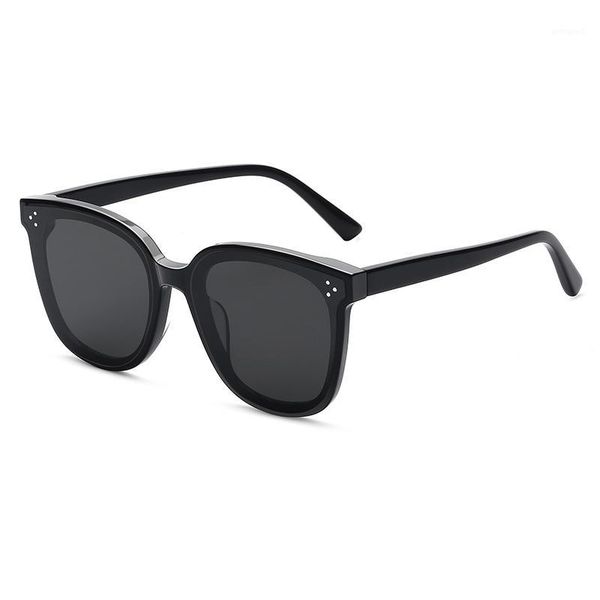 

sunglasses standing round men female design vintage travel driving sun glasses for women gafas de sol masculino1, White;black
