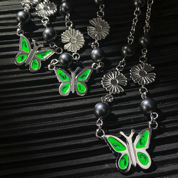 2020 Neue Daisy Green Butterfly Black Pearl Halskette Nischendesign Kurze Pulloverkette Schlüsselbeinkette Männer und Frauen Ins Trend