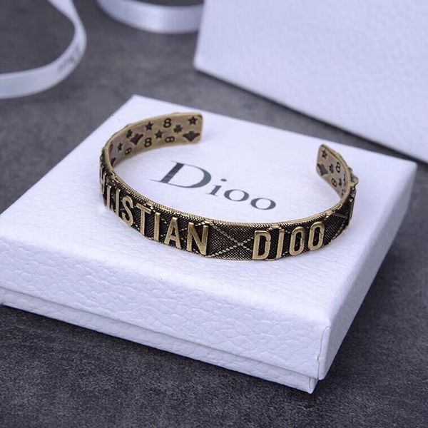 

2021 new designer jewelry new fashion letter jad bracelet made of brass, Golden