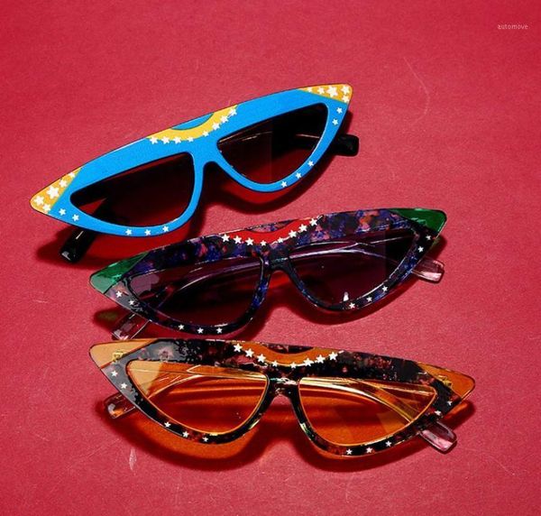 

2020 new triangle shape fashion cat rye sunglasses versatile avant-garde personality sunglasses with star1, White;black