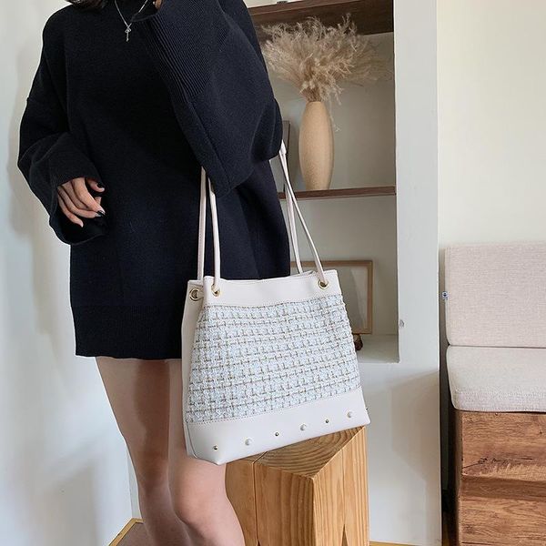 

cross body firmranch 2021 women's autumn and winter fashion sweet small fragrance large capacity rivet shoulder bag handbag