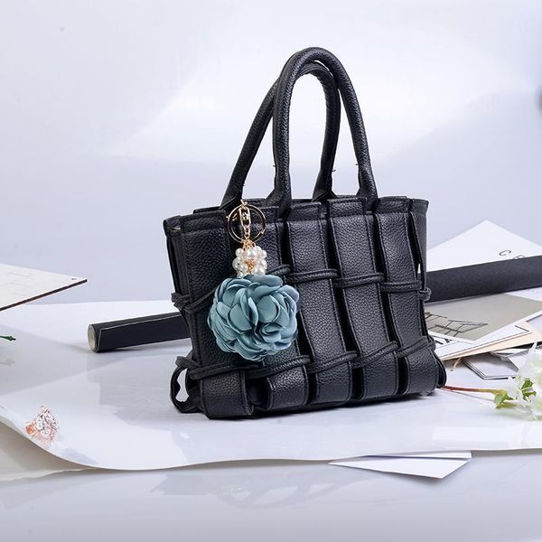 

pronuvel fashion rose flowers keychain bag pendant car ornaments charm for women key chain buckle key ring porte clef eh594 h jllgpn