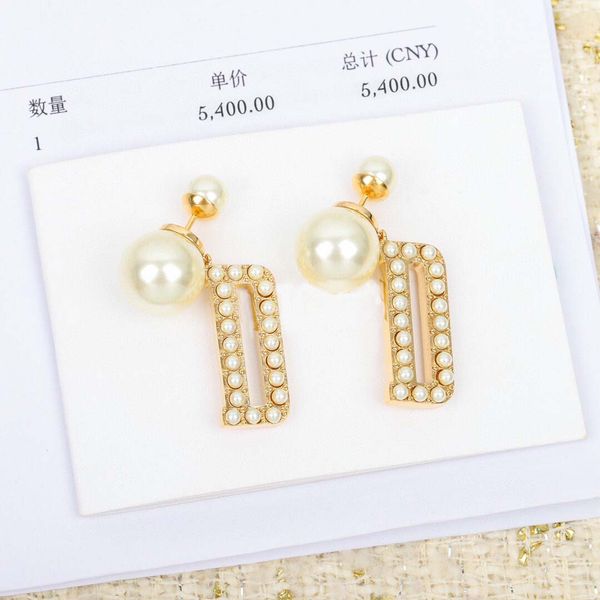 2022 Top Quality Charme Dangle Droping Brinco com D Palavras Forma com Nature Shell Beads para Mulheres Casamento Jóias Presente Ter Box Stamp PS7099