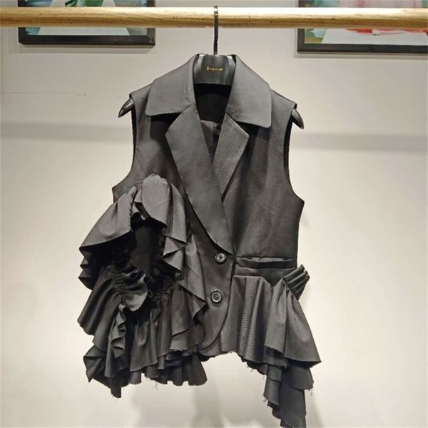 

[ewq] autumn new outerwear layers ruffles design fashionable loose fashion black blazer vest women ruched casual coats 201214, Black;white