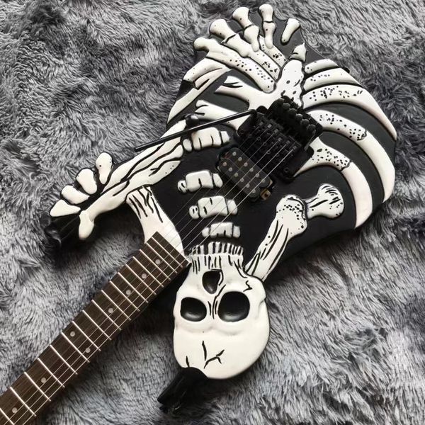 Benutzerdefinierte George Lynch Skull and Bones E-Gitarre mit schwarzem geschnitztem Korpus, 6 Saiten