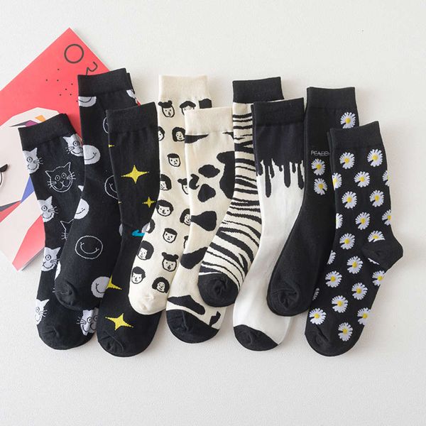 

autumn and winter socks fashion brand cow lovers black and white ban ma pattern men's and women's socks cat pattern ins middle tub