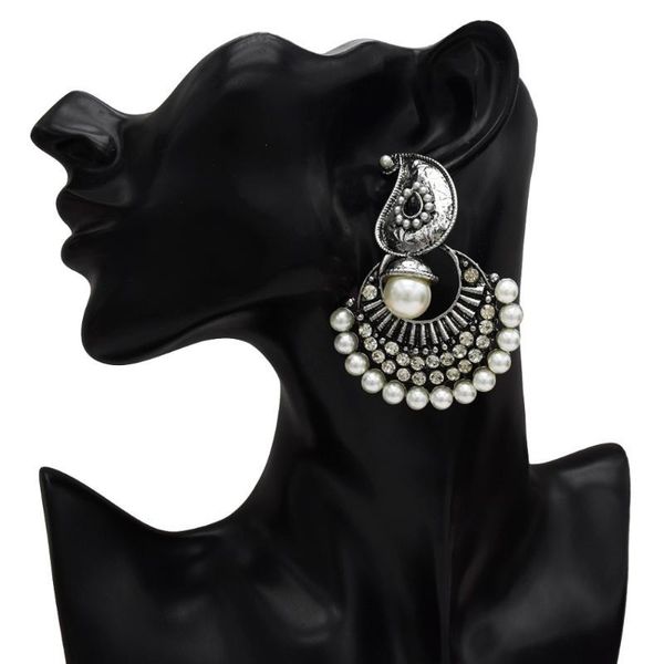 Orecchini pendenti lunghi in metallo color tacchino Orecchini pendenti lunghi in metallo con perle grandi Cristallo ossidato India Jhumka Statement Gioielli etnici da donna