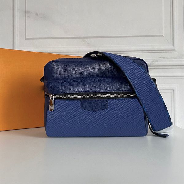 

men fashion bag messenger bag designer travel luggage 4 colors floral and letter versatile interior compartment luxurys designers bags