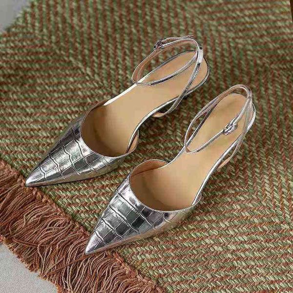 New Women Nuas Bare Stiletto Feminino Sexy Silver See Toe Heaver Heavone Sandálias Diário Vida Casual Verão Quente 2022 Tamanho