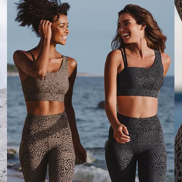 

designer yoga sportwear tracksuits fitness 2pcs gym wear stlye leggings outdoor outfits sports set bra indoor suit clothing athletic fitness, Gray
