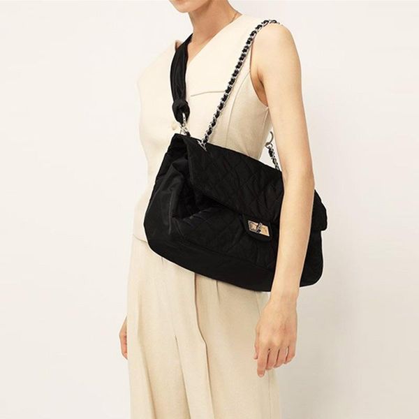 

cross body luxury chain diamond women handbag 2021 oxford cloth shoulder messenger bag wild large capacity travel tote designer