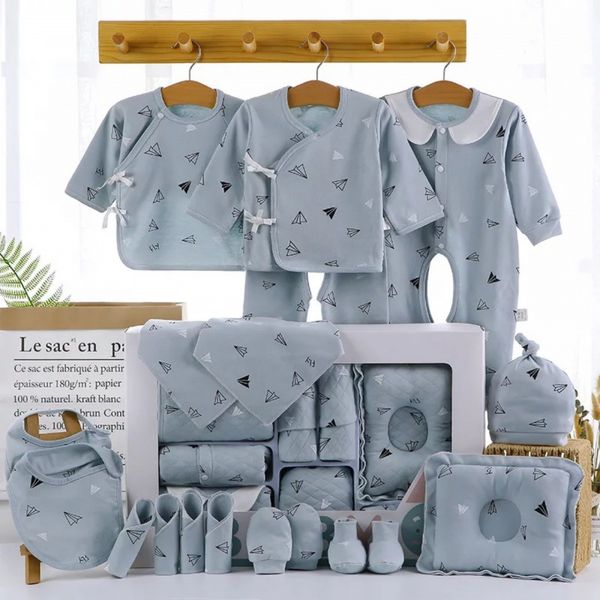 

22 piece set baby gift box set newborn clothes gift full moon baby newborn baby supplies gift creative and practical, White